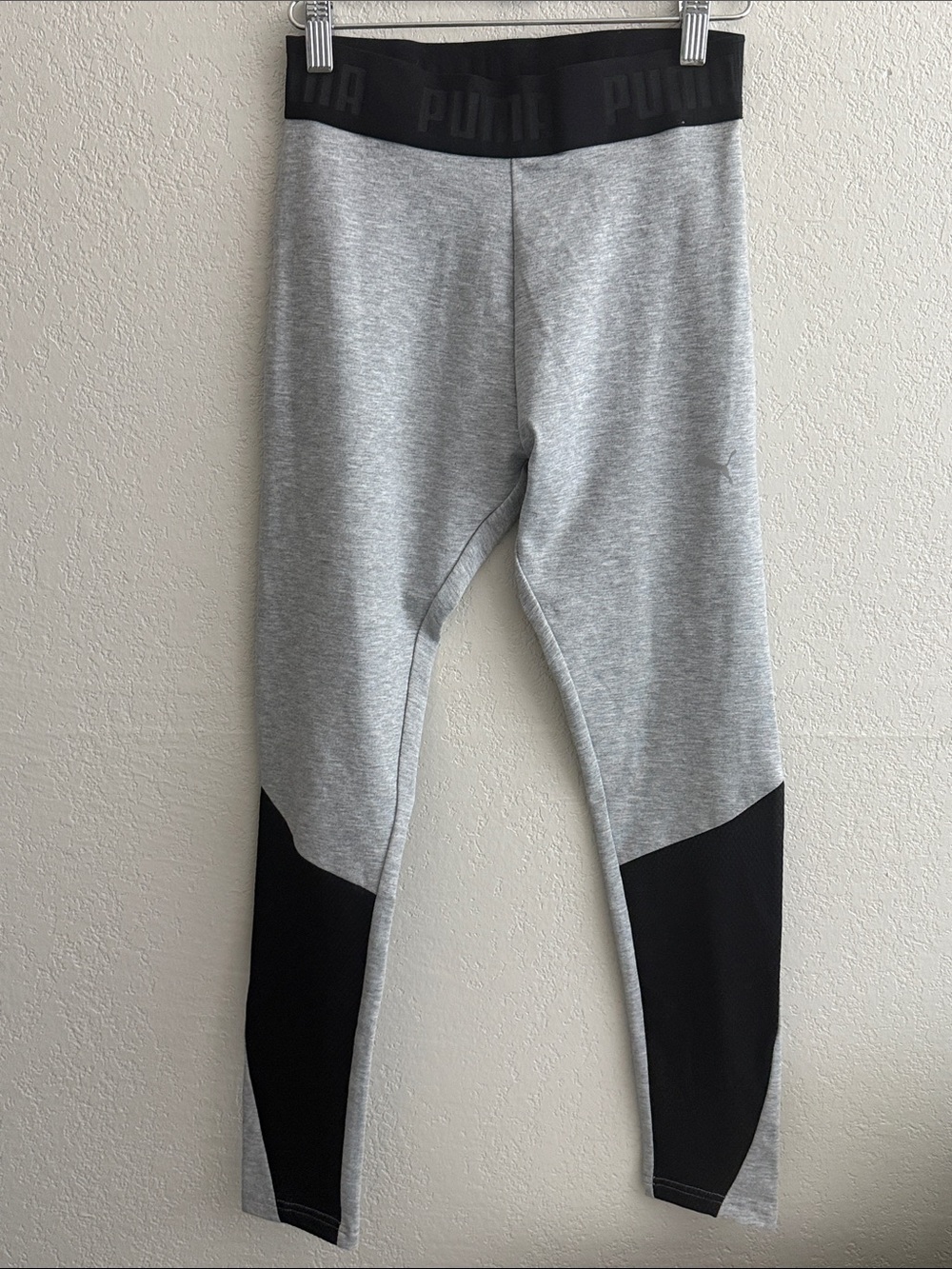 Puma Light Gray & Black Colorblock Active Leggings